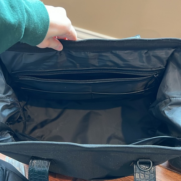 Black Beis Bundle, Convertible Weekender bag and Weekender Mini, &Cosmetic pouch - Picture 6 of 16